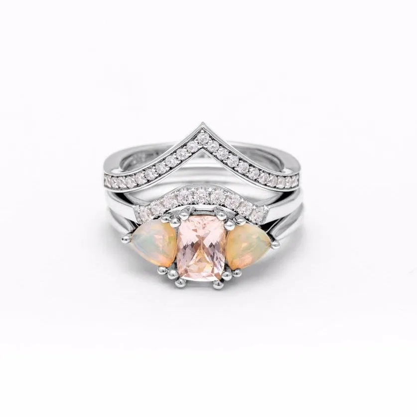 THREE STONE ENCHANTMENT UNION (No. 02) | 14K GOLD