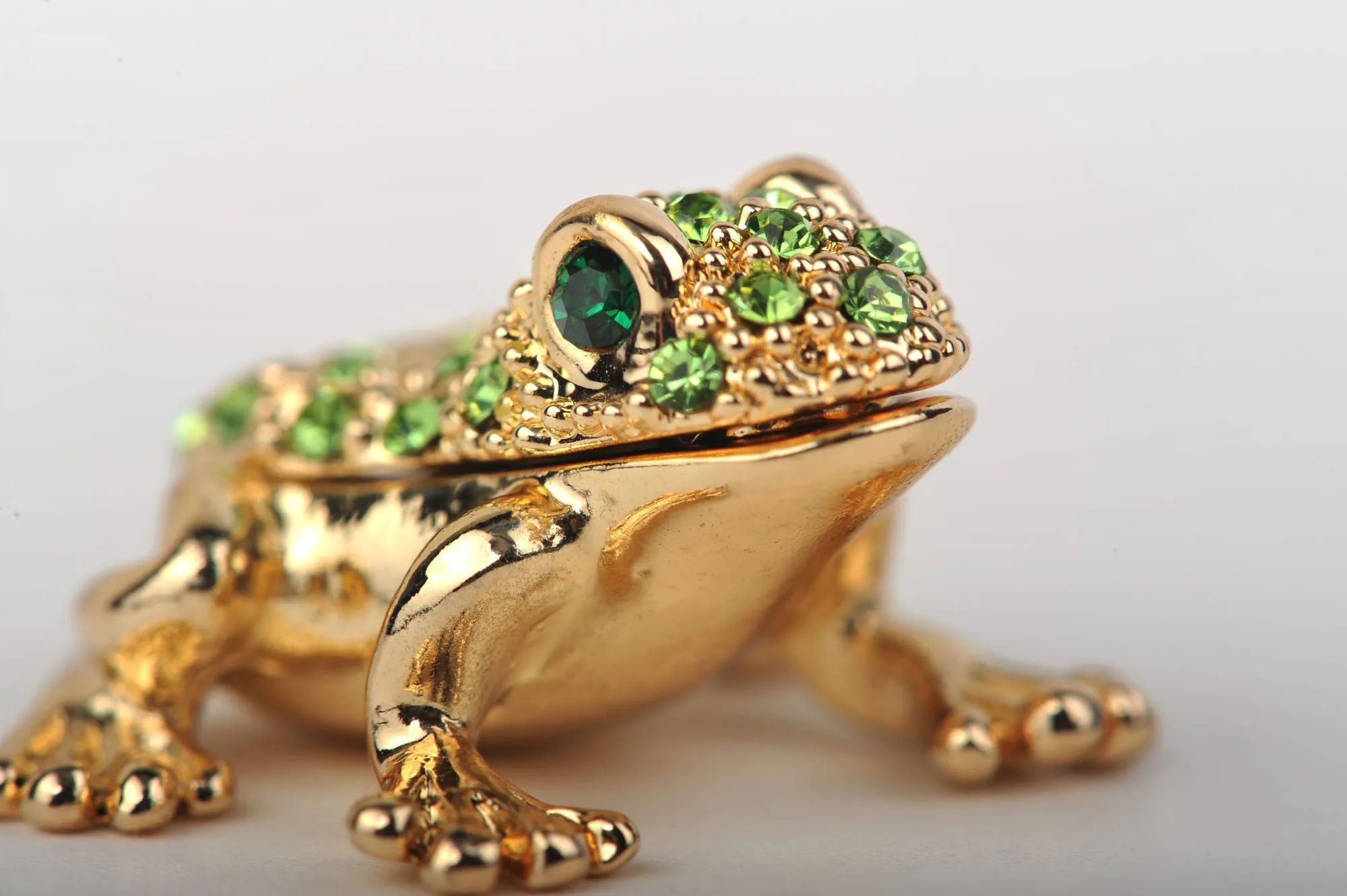 Tiny Gold & Green Sitting Toad