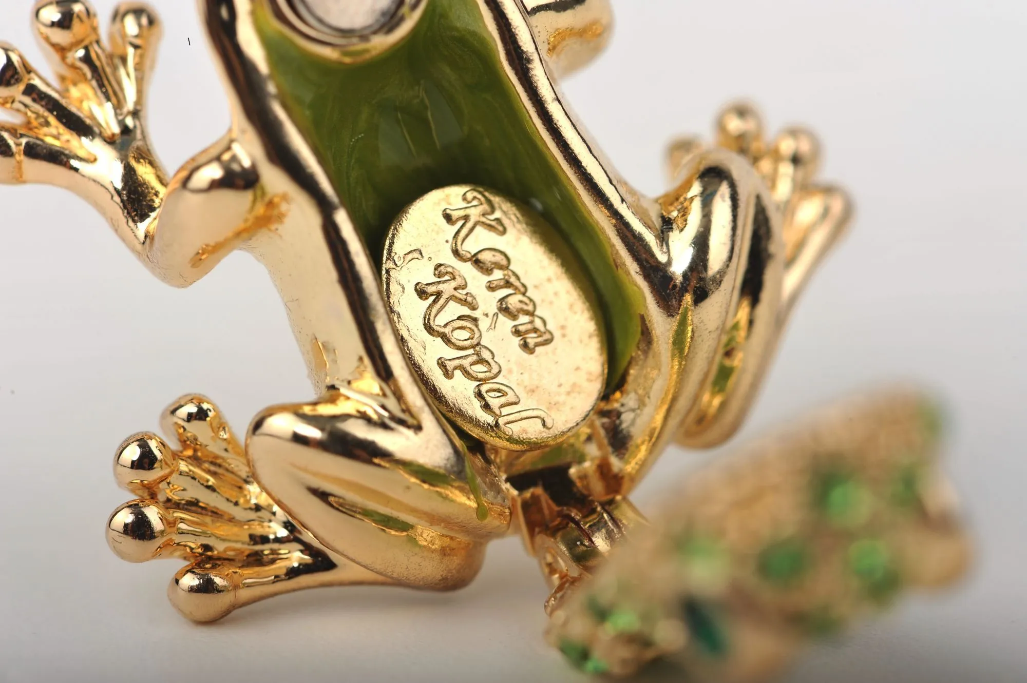 Tiny Gold & Green Sitting Toad